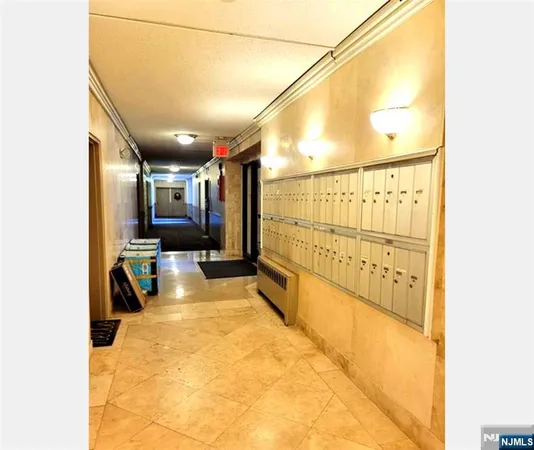 $1,570 | 2339 Hudson Terrace, Unit E9, Fort Lee, NJ 07024