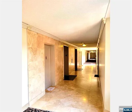 $1,570 | 2339 Hudson Terrace, Unit E9, Fort Lee, NJ 07024