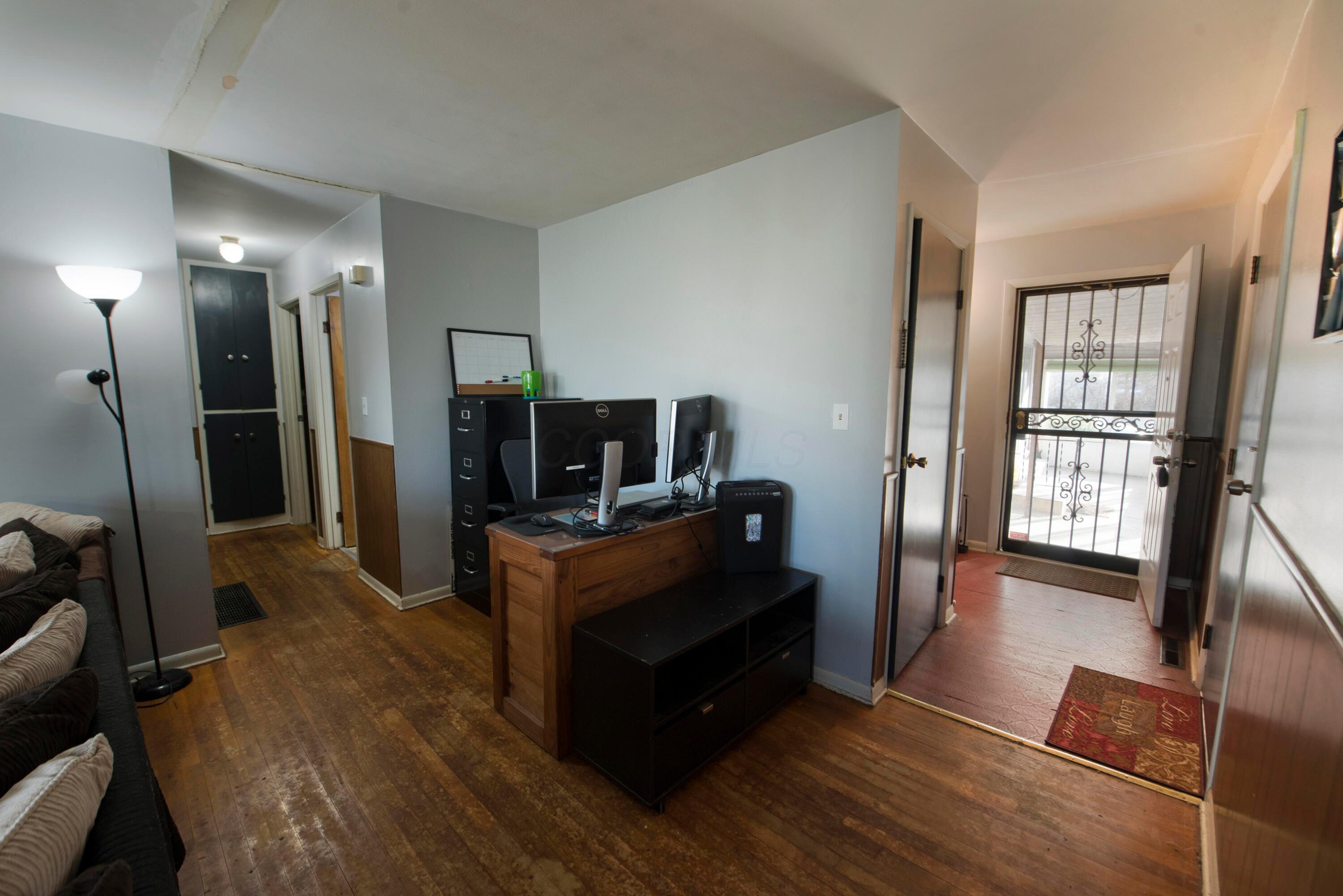 1564 Smith Road Columbus, OH 43207 - Photo 5 of 52 DRM_7464