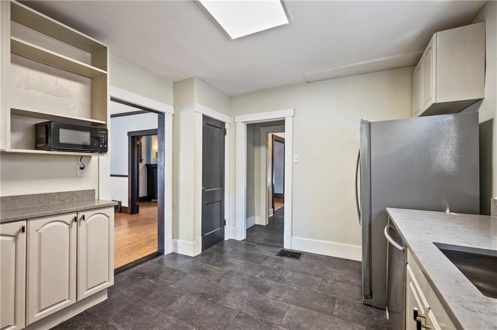 730 6th Avenue Coraopolis, PA 15108 - Photo 17 of 37 Conveniently located off diningroom---great for entertaining