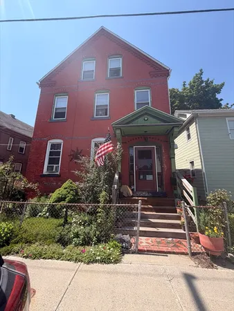 $300,000 | 7 Park Street, Chicopee, MA 01013