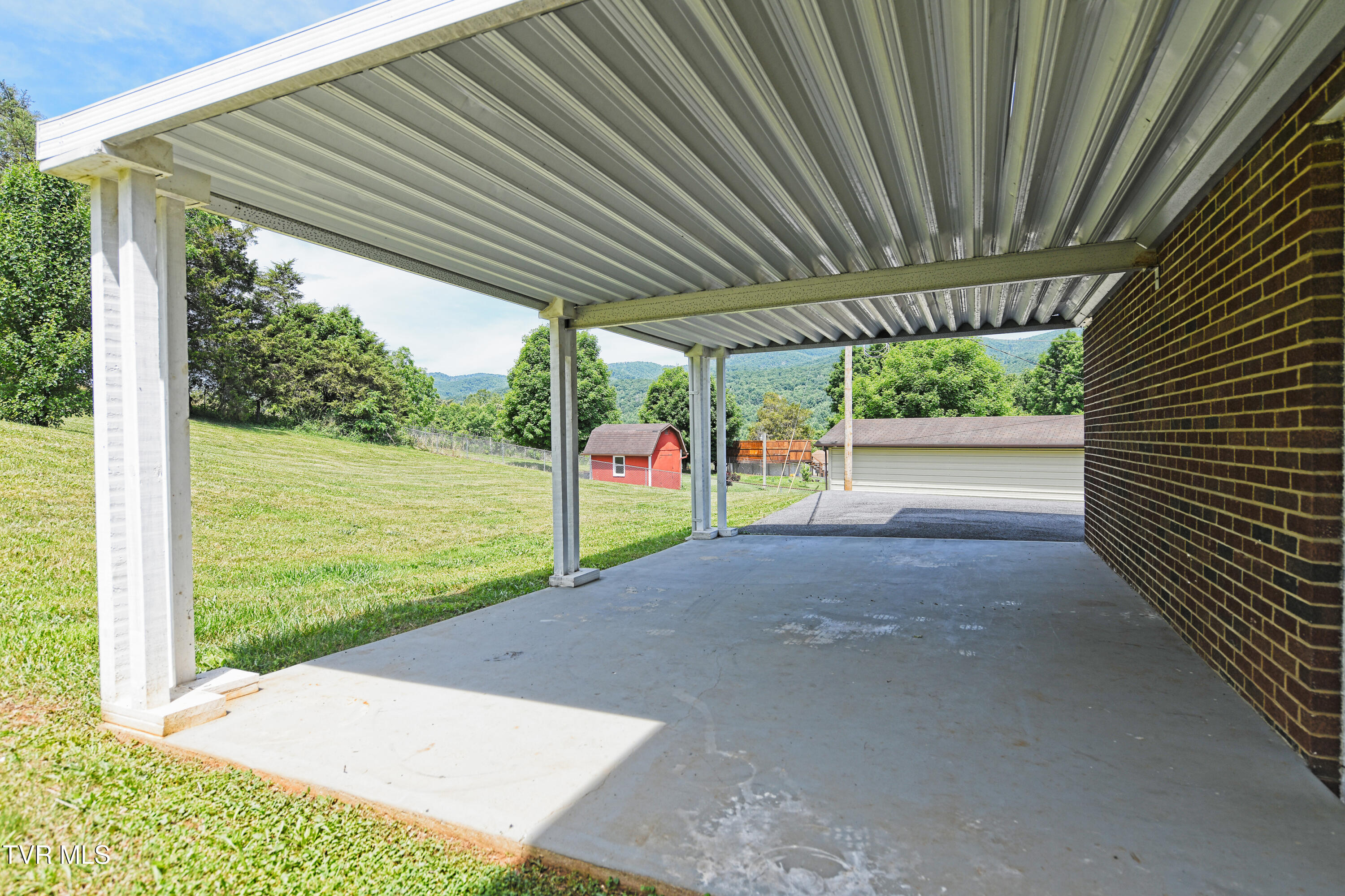 148 Unaka Subdivision Road Elizabethton, TN 37643 - Photo 49 of 53 Outside DSC_3305Edit Smaller Size