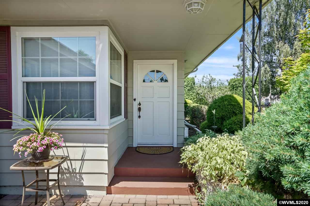649 West Hayter Dallas, OR 97338 - Photo 5 of 42