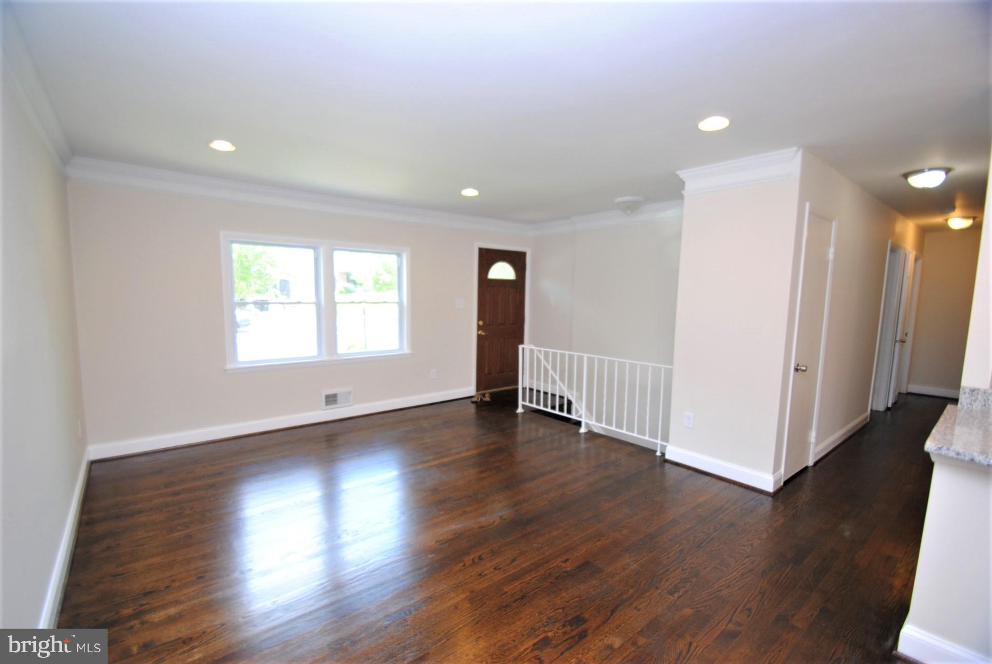 8900 Crandall Road Lanham, MD 20706 - Photo 2 of 24 Living Room