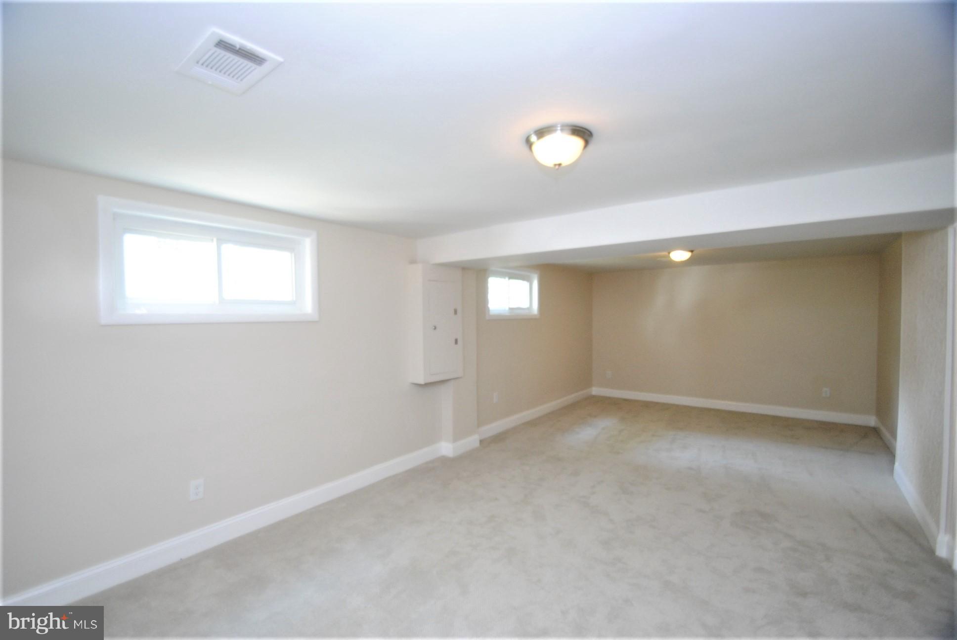 8900 Crandall Road Lanham, MD 20706 - Photo 18 of 24 Family Room