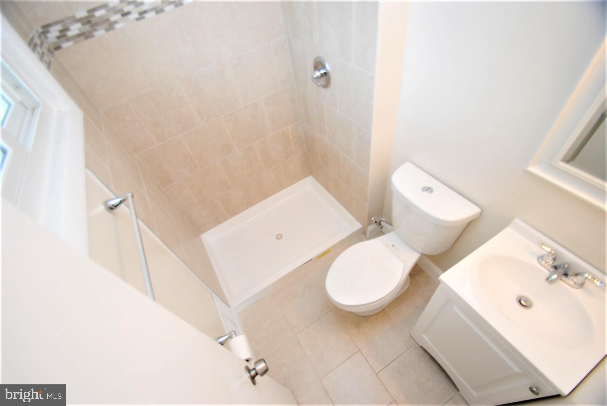 8900 Crandall Road Lanham, MD 20706 - Photo 10 of 24 Bath (Master)