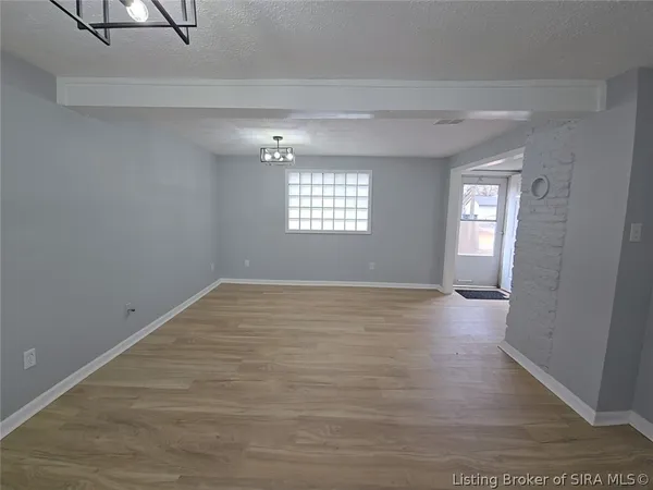 $150,000 | 907 East 10th Street, Jeffersonville, IN 47130