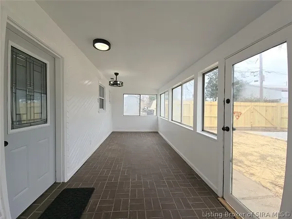 $150,000 | 907 East 10th Street, Jeffersonville, IN 47130