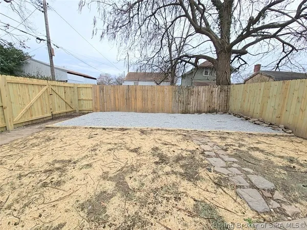 $150,000 | 907 East 10th Street, Jeffersonville, IN 47130