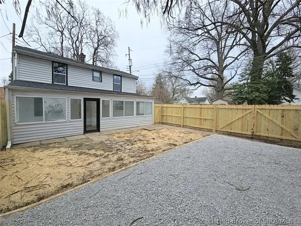 $150,000 | 907 East 10th Street, Jeffersonville, IN 47130