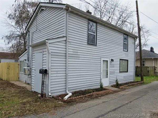$150,000 | 907 East 10th Street, Jeffersonville, IN 47130