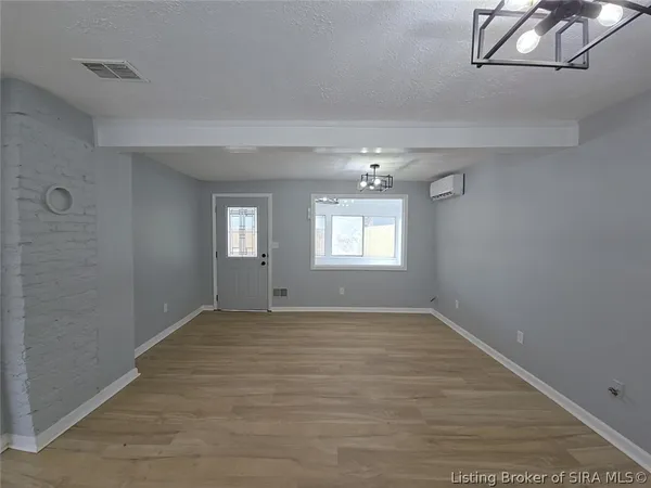 $150,000 | 907 East 10th Street, Jeffersonville, IN 47130