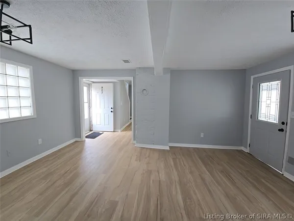 $150,000 | 907 East 10th Street, Jeffersonville, IN 47130