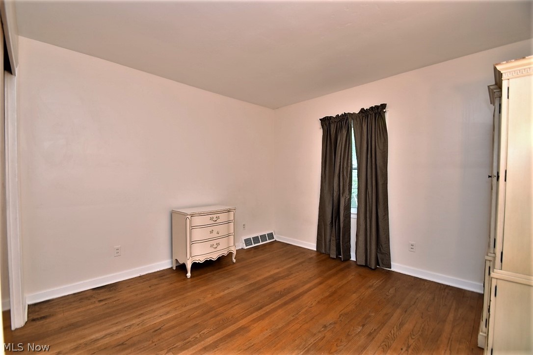 27280 Highland Road Cleveland, OH 44143 - Photo 15 of 35