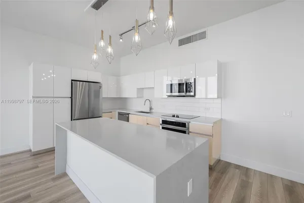 $5,262 | 101 Diplomat Parkway, Unit 1002, Hallandale Beach, FL 33009