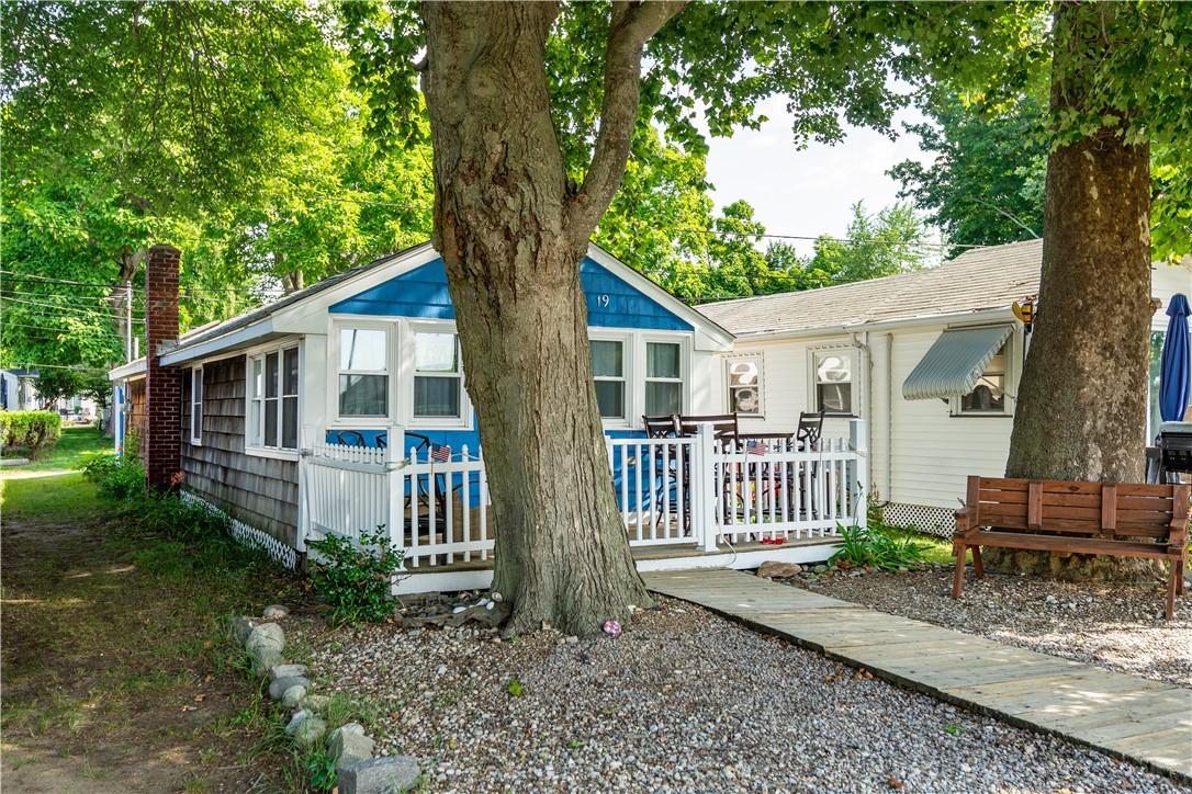 19 Andrew Comstock Road Warwick, RI 02886 - Photo 34 of 40