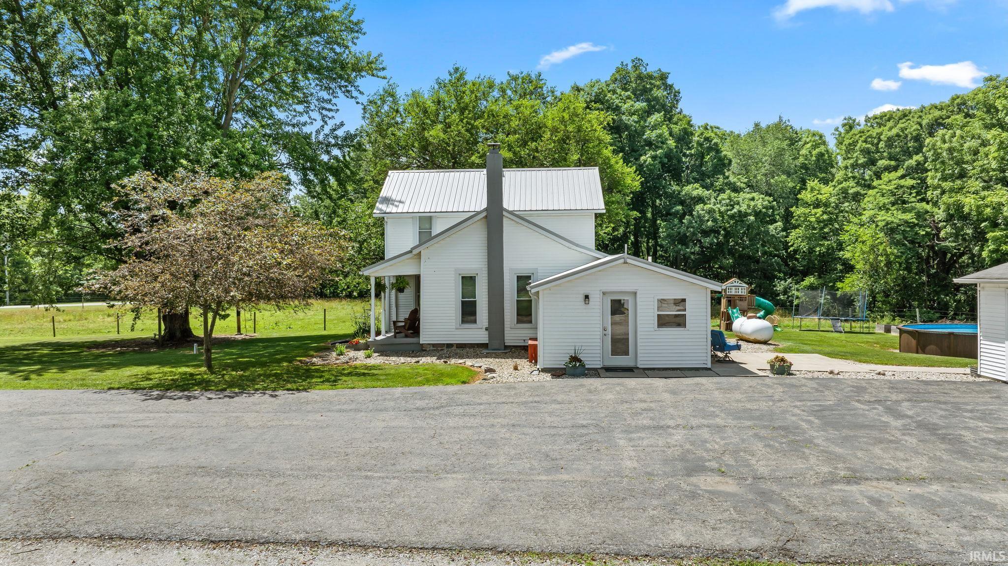 8256 North Angling Road Kendallville, IN 46755 - Photo 5 of 44