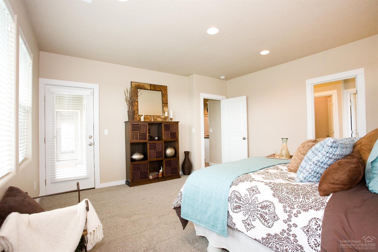 4675 Southwest Volcano View Way Redmond, OR 97756 - Photo 5 of 11 Additional Photo