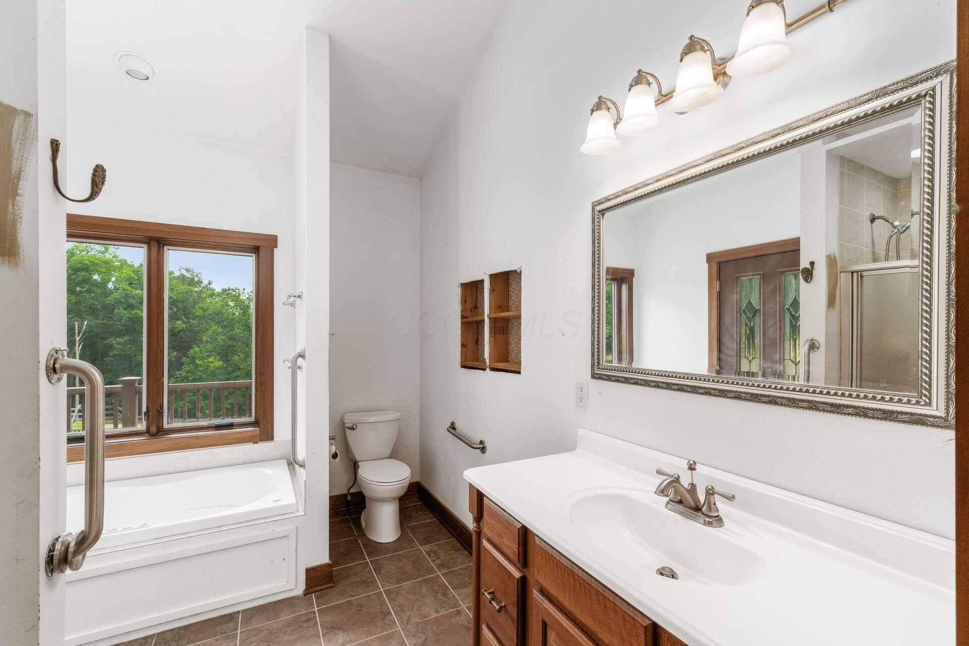 422 Debord Road Waverly, OH 45690 - Photo 22 of 57 Master Bath