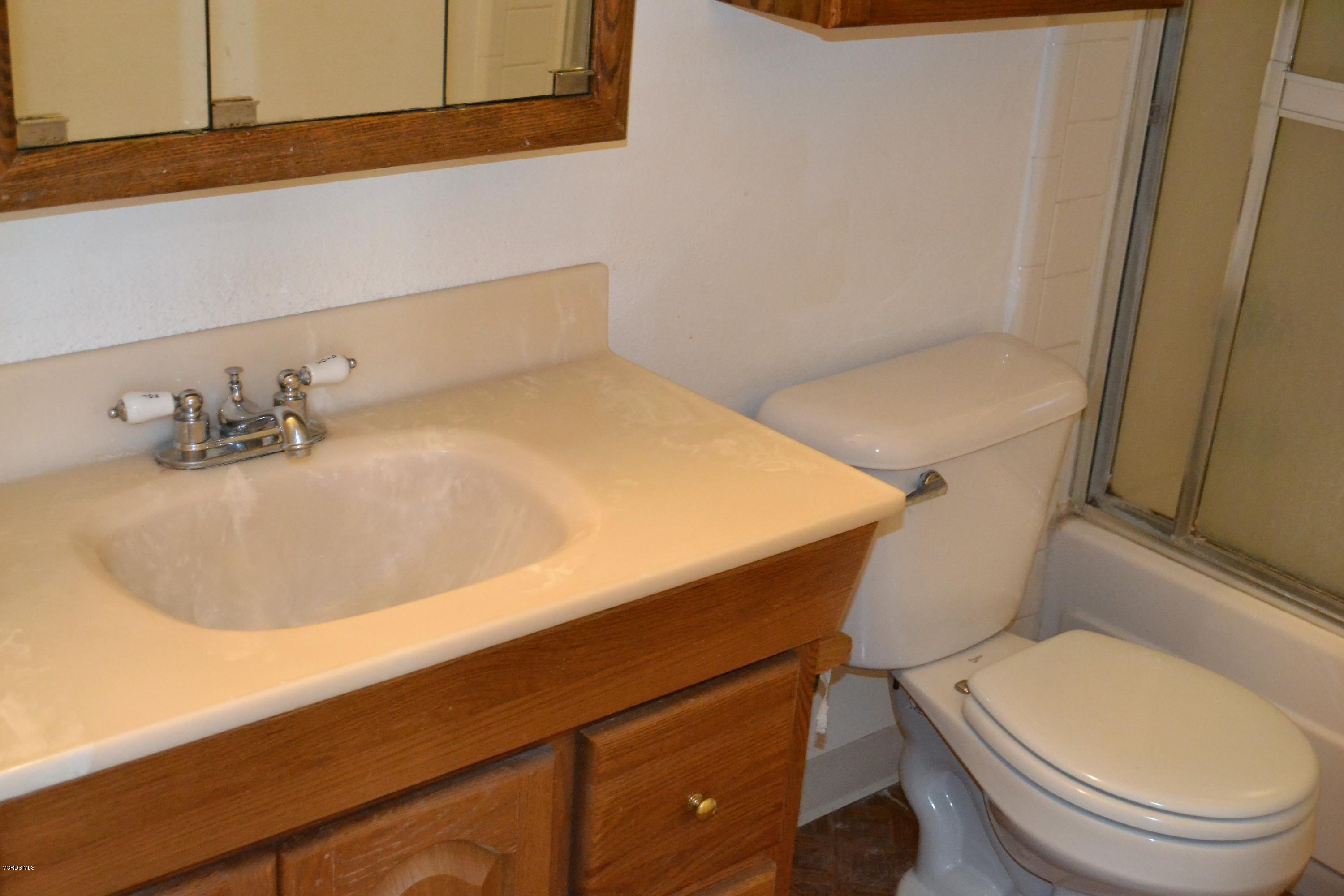 3960 Goodwin Avenue Simi Valley, CA 93063 - Photo 11 of 23 DSC_0075