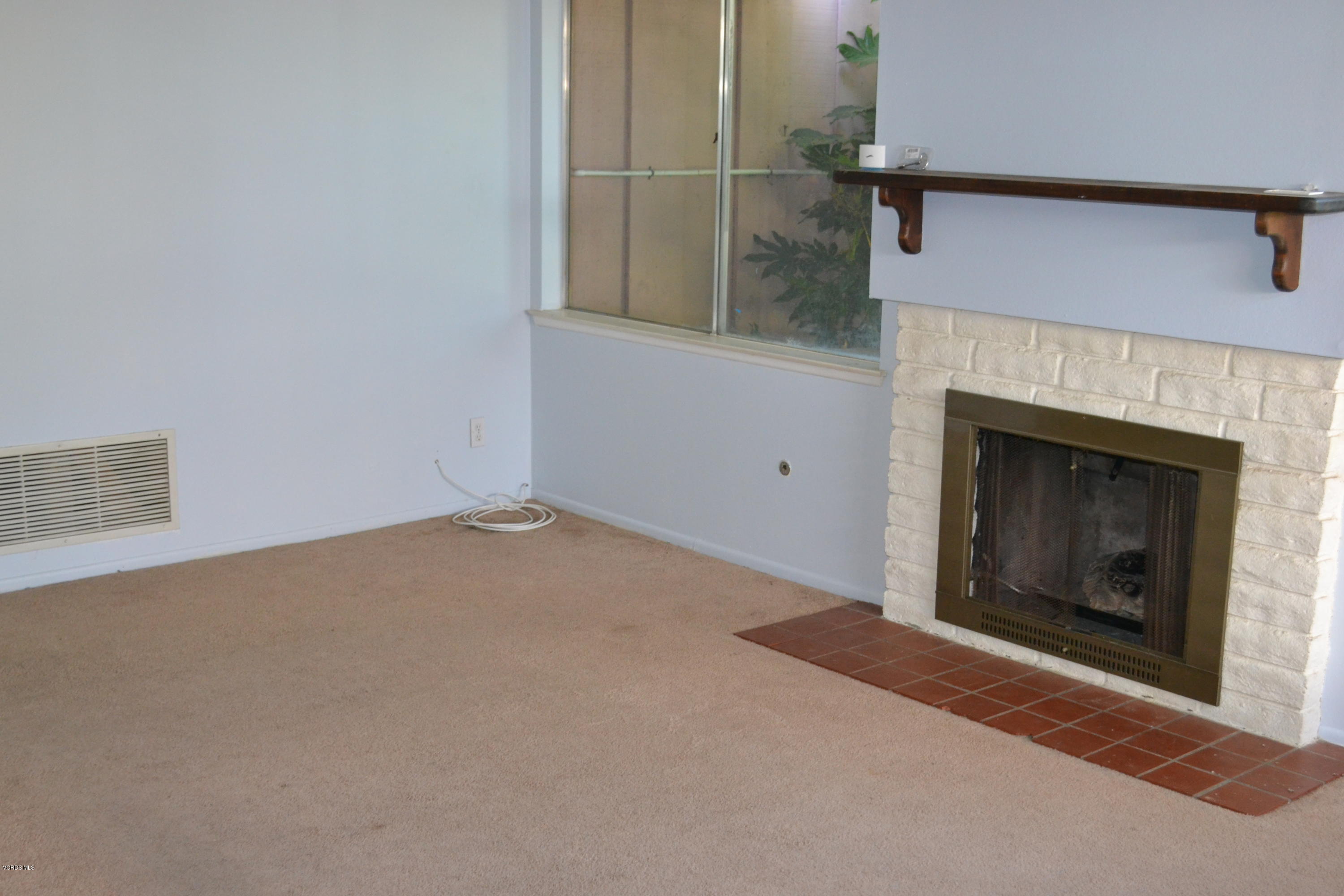 3960 Goodwin Avenue Simi Valley, CA 93063 - Photo 3 of 23 DSC_0060