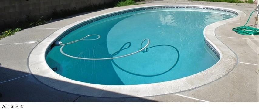 3960 Goodwin Avenue Simi Valley, CA 93063 - Photo 22 of 23 Pool