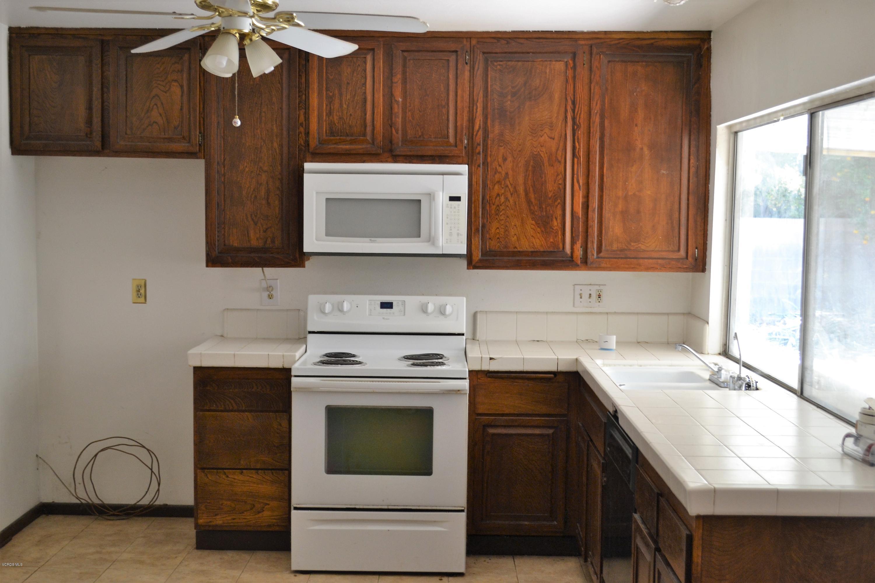 3960 Goodwin Avenue Simi Valley, CA 93063 - Photo 7 of 23 DSC_0065