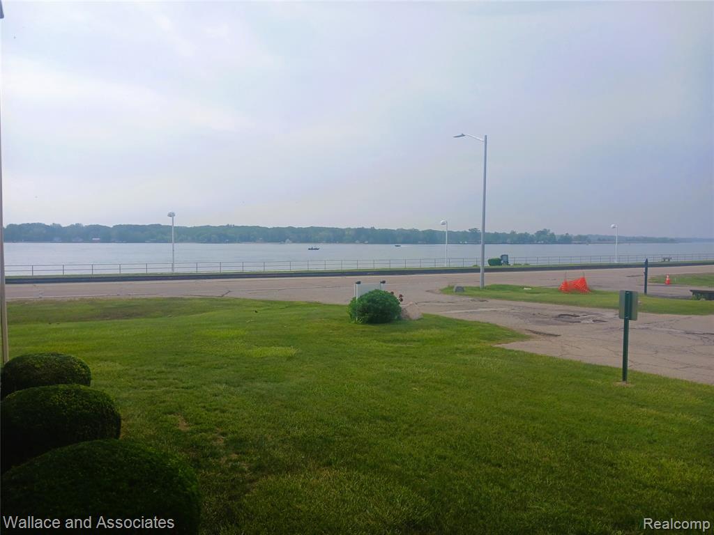 1900 River Road Road, Unit 2 Marysville, MI 48040 - Photo 4 of 24 Gallery Image 4