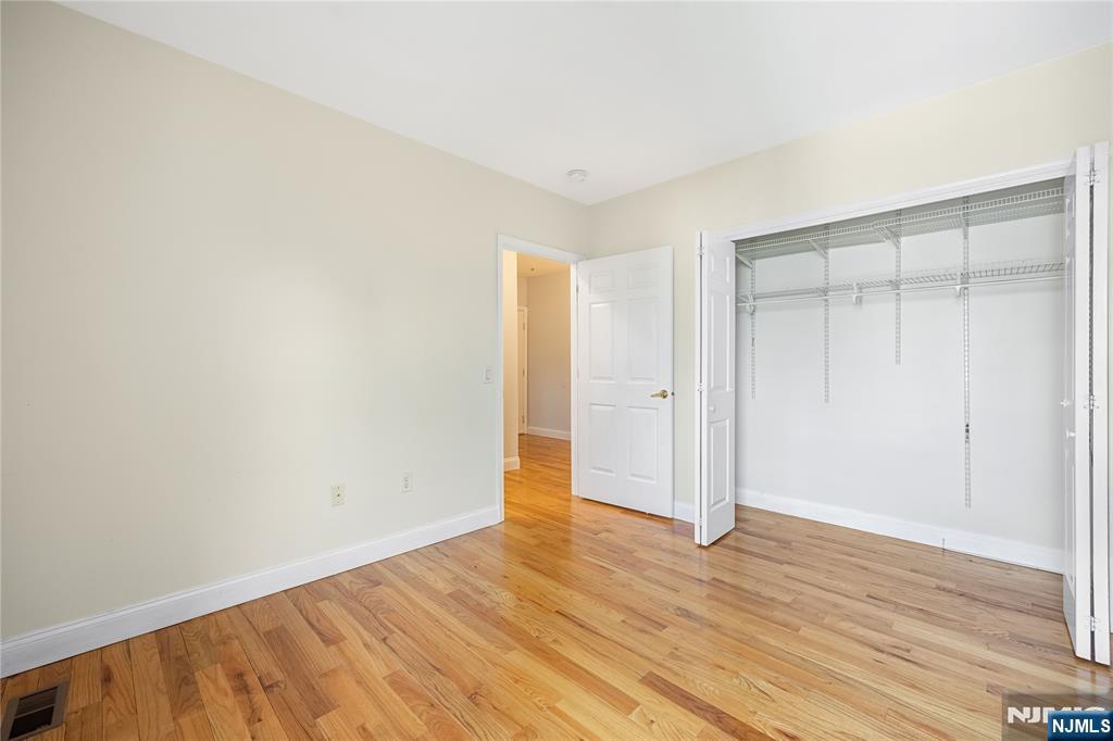 337 The Promenade, Unit 337 Edgewater, NJ 07020 - Photo 15 of 28