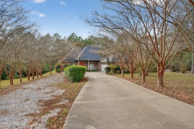 $329,000 | 34 Chinaberry Circle, Carriere, MS 39426
