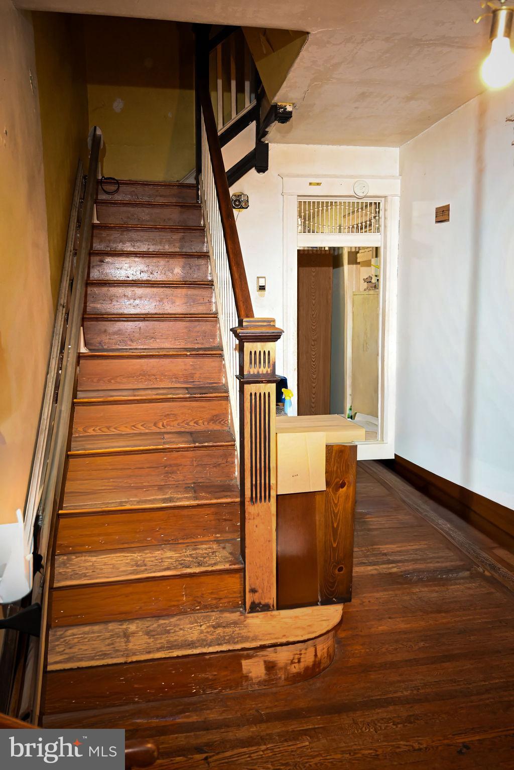 517 Edgewood Street Baltimore, MD 21229 - Photo 2 of 12