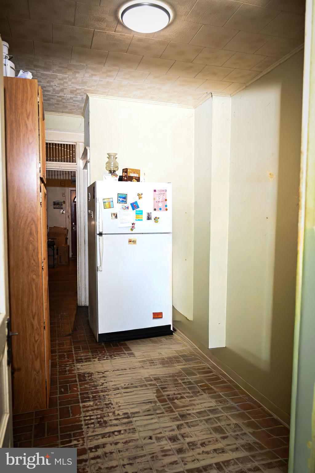 517 Edgewood Street Baltimore, MD 21229 - Photo 7 of 12