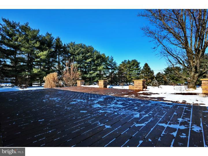 237 Monacy Road Coatesville, PA 19320 - Photo 2 of 25 Deck