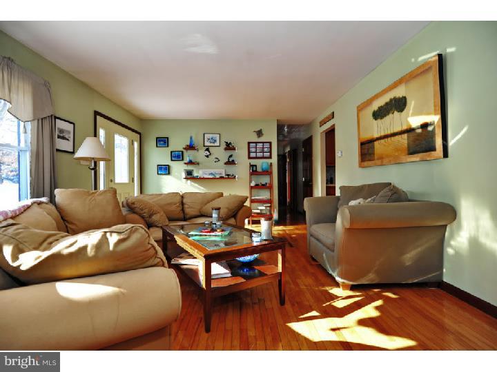 237 Monacy Road Coatesville, PA 19320 - Photo 8 of 25 Living Room