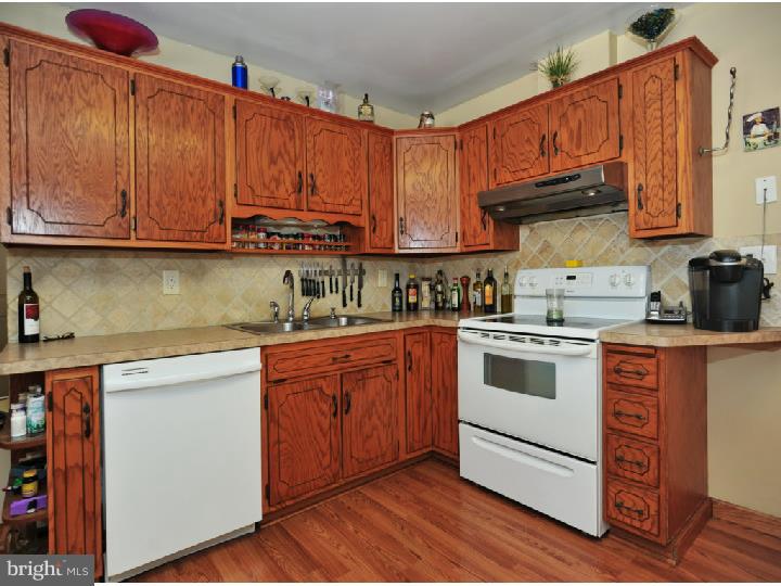 237 Monacy Road Coatesville, PA 19320 - Photo 9 of 25 Kitchen