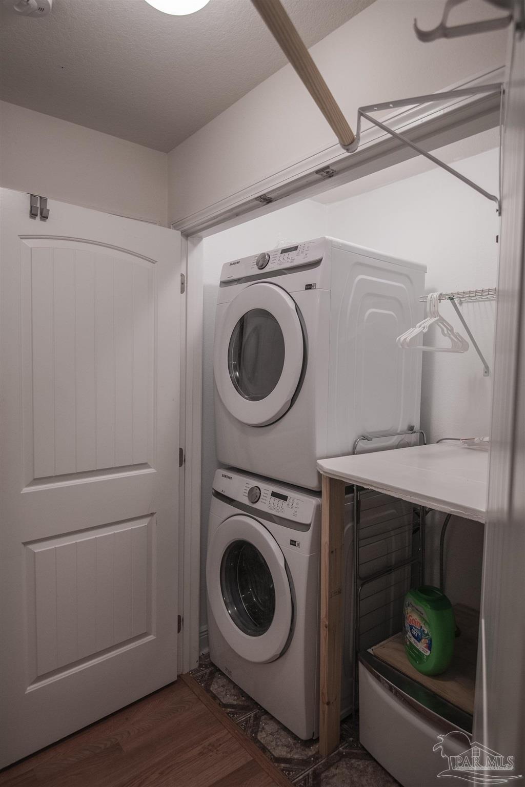 5800 Providence Loop Pensacola, FL 32526 - Photo 13 of 29 a utility room with dryer and washer