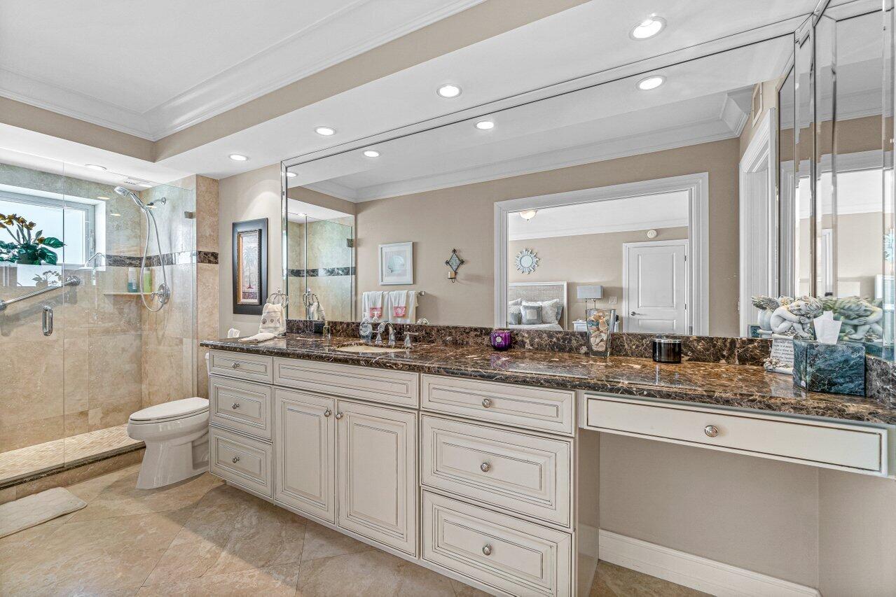 600 South Ocean Boulevard, Unit 1402 Boca Raton, FL 33432 - Photo 19 of 35 Oversized vanity with makeup shelf