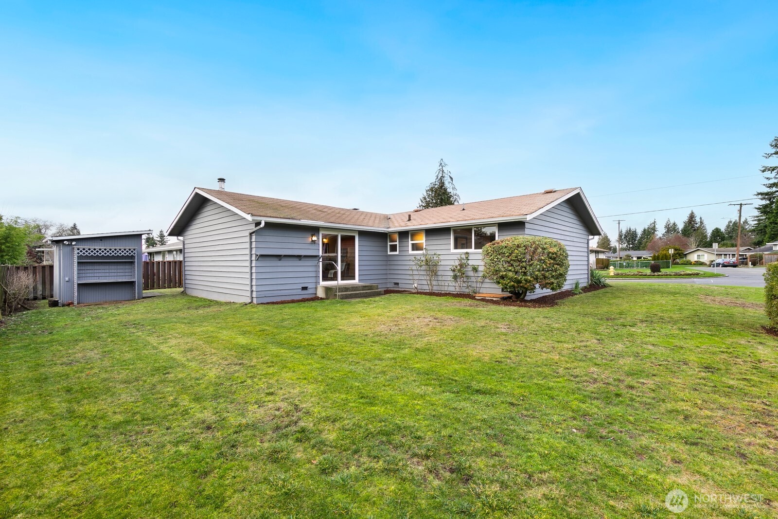 3735 Northeast 10th Lane Renton, WA 98056 - Photo 23 of 26