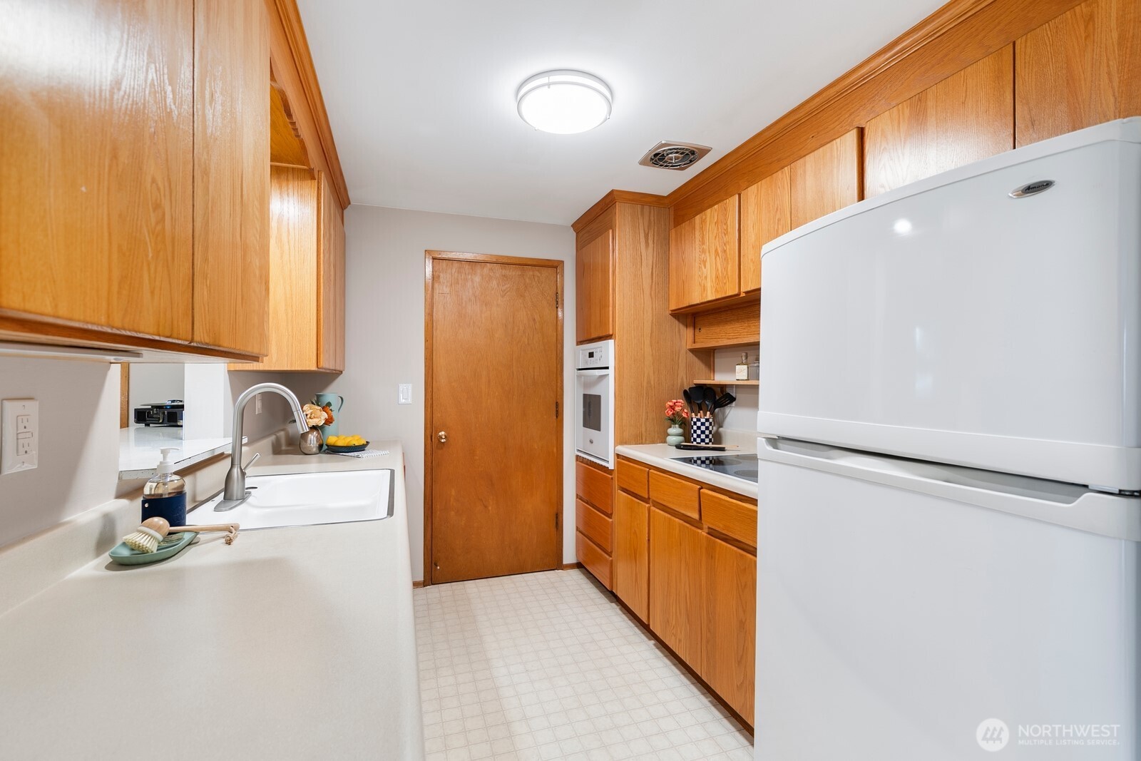 3735 Northeast 10th Lane Renton, WA 98056 - Photo 7 of 26