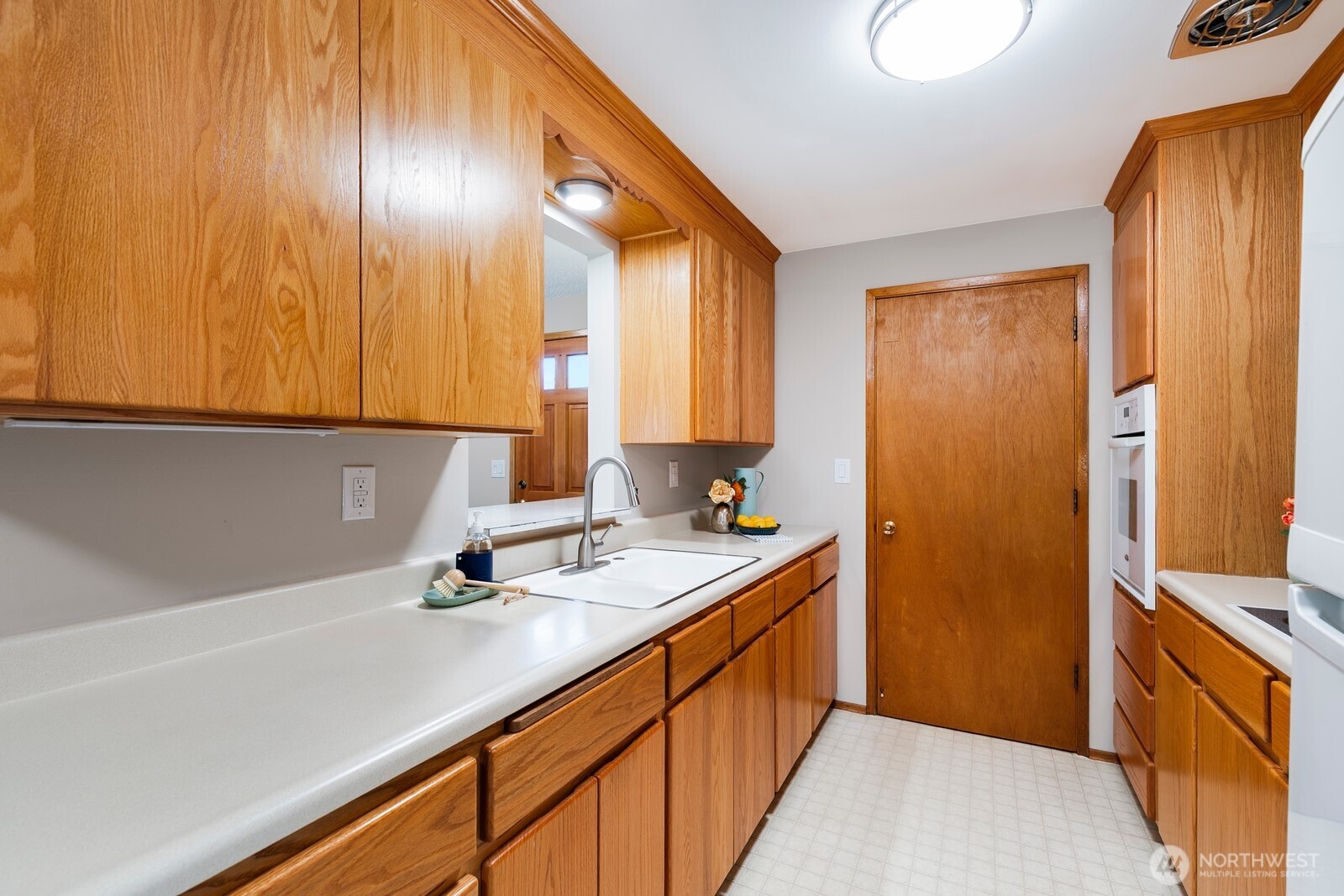 3735 Northeast 10th Lane Renton, WA 98056 - Photo 8 of 26