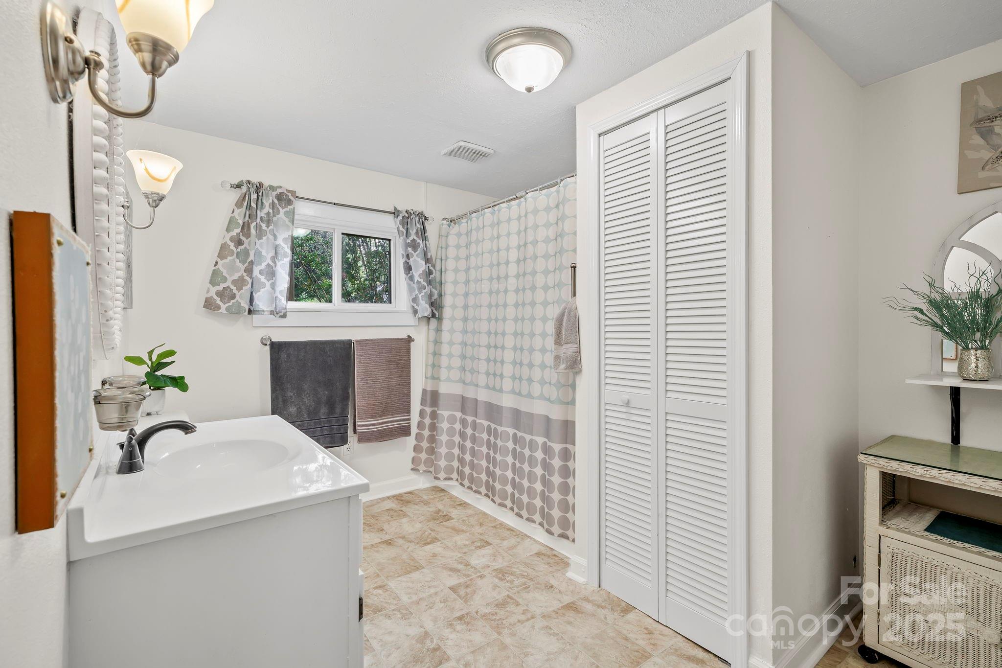 69 Devlin Street Canton, NC 28716 - Photo 27 of 44