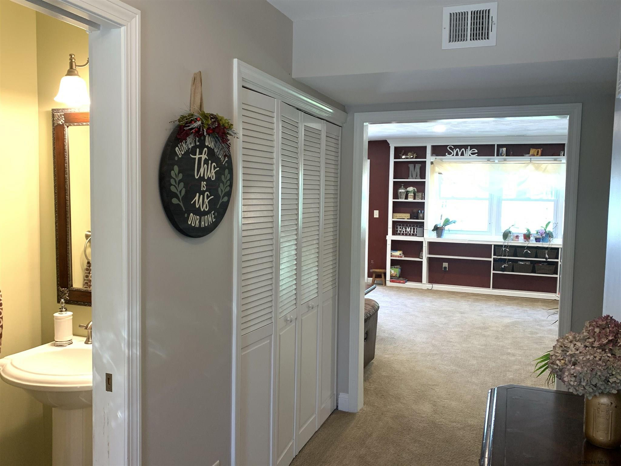 14 Sparrowbush Road Colonie, NY 12110 - Photo 5 of 35 Photo 5