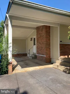 $3,300 | 852 Constellation Drive, Great Falls, VA 22066