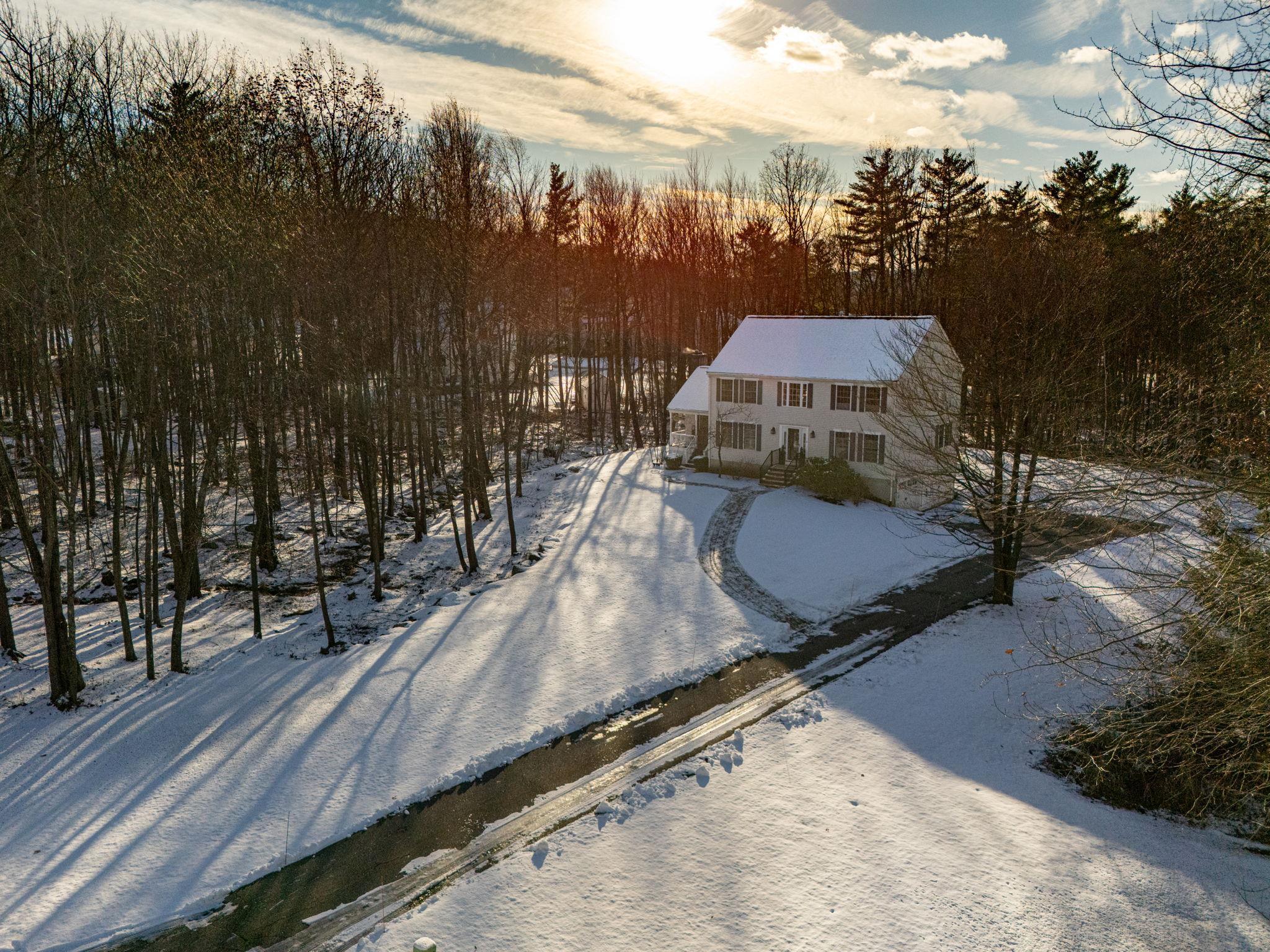 5 Nancy Lane Hooksett, NH 03106 - Photo 1 of 50 Gallery Image 1