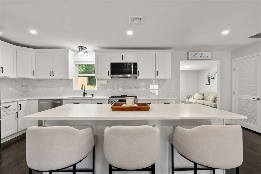 9 Beach Road Pembroke, MA 02359 - Photo 4 of 31 Gallery Image 4