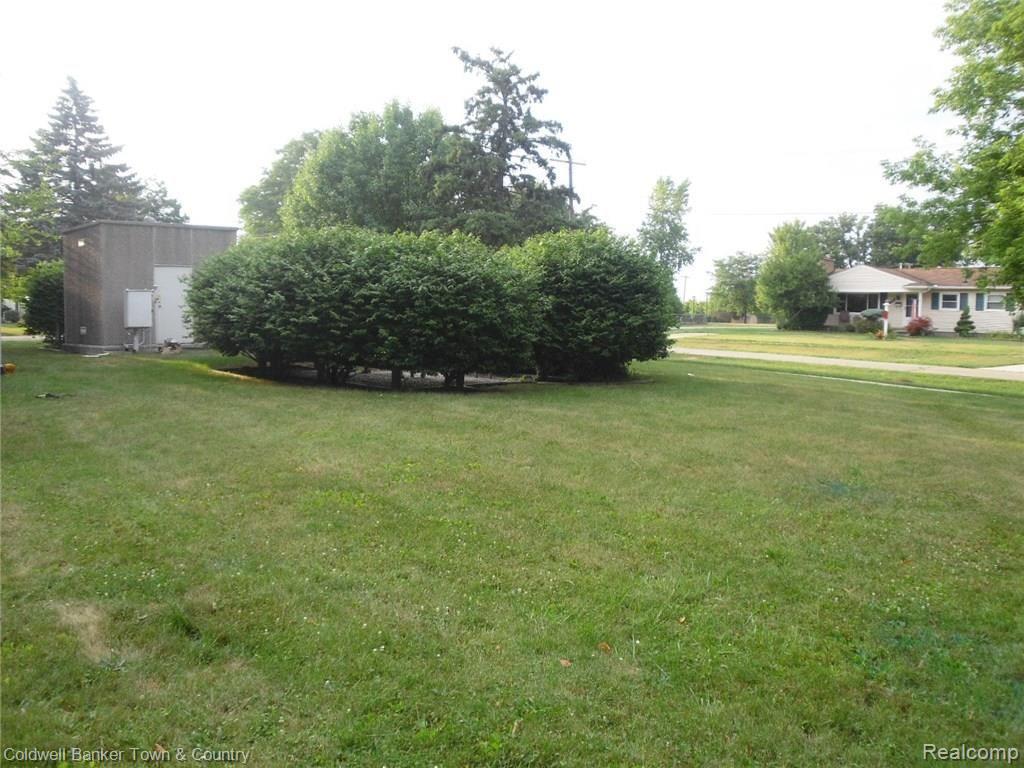 215 Prospect Street Howell, MI 48843 - Photo 52 of 54 Prospectsideview.JPG