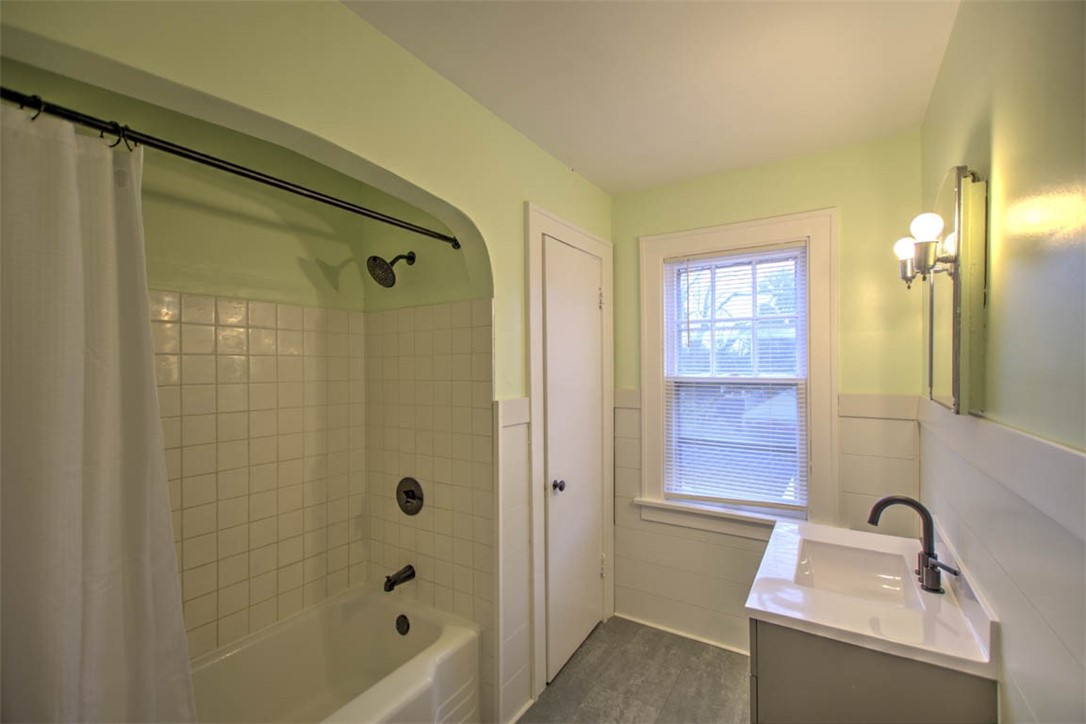 241 East Pierson Avenue Decatur, IL 62526 - Photo 19 of 26