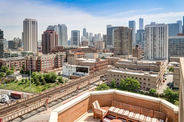 720 West Randolph Street, Unit PH7 Chicago, IL 60661 - Photo 16 of 18 a picture of city view