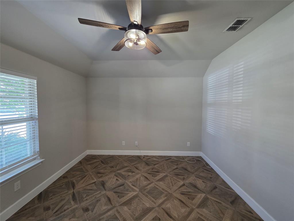 11745 Wulstone Road Fort Worth, TX 76052 - Photo 5 of 40
