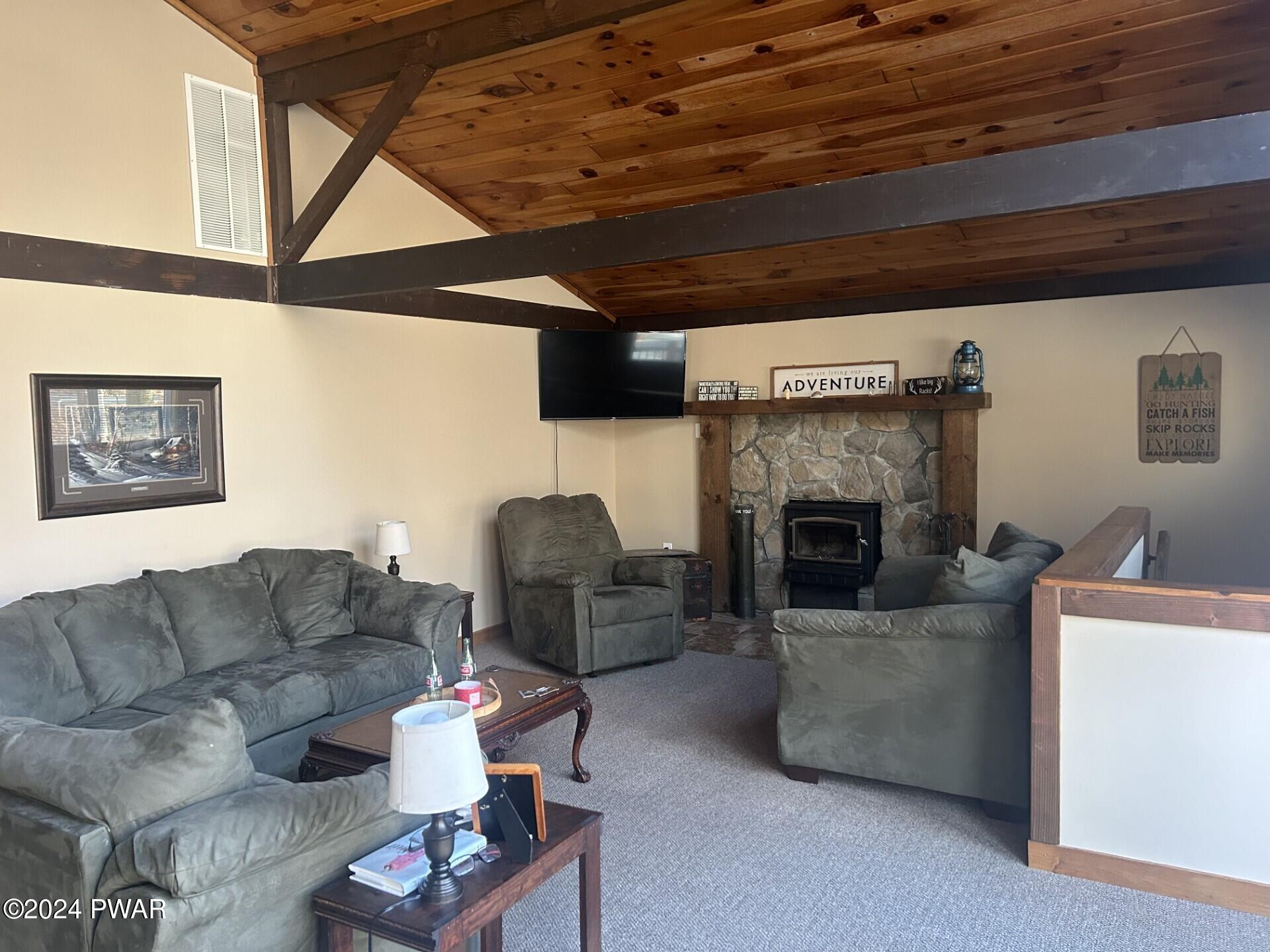 Living Rm (Photo 2)